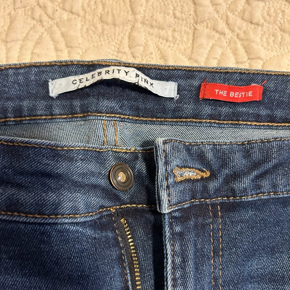 Distressed Jeans - Picture 3 of 4